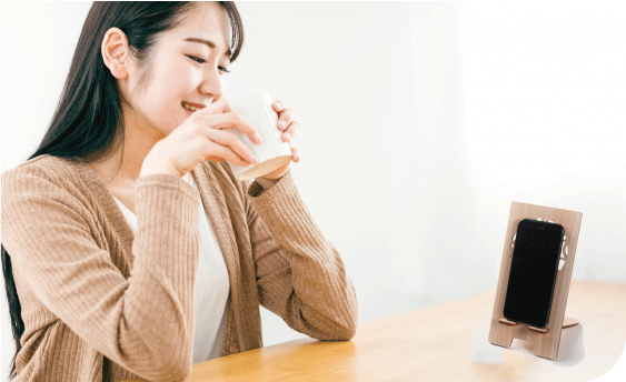 ひのきクリエイターチームWOOD meの　紀州ひのき 人気の和柄「麻の葉」 無垢材 × 縁起柄のひのきコースター／スマホスタンド