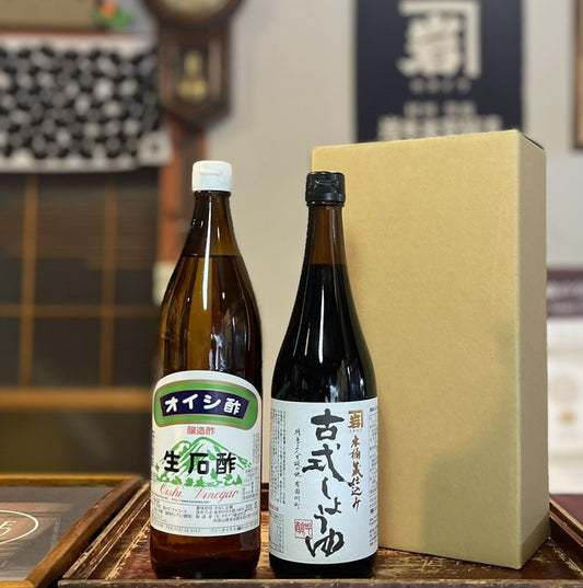 カネイワの古式醤油と生石酢。紀州産直便の直営店、赤坂器ながやＦＬＫで人気の商品がセットになりました
